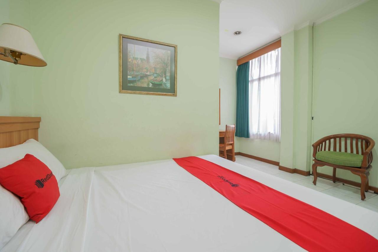 Reddoorz Plus Near Kemang Raya Jakarta Exterior foto