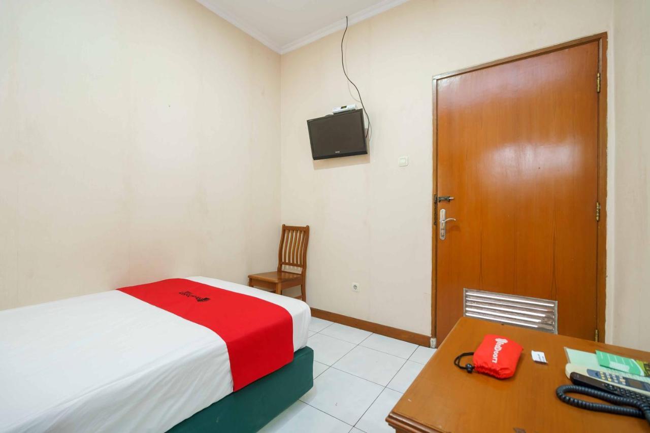 Reddoorz Plus Near Kemang Raya Jakarta Exterior foto