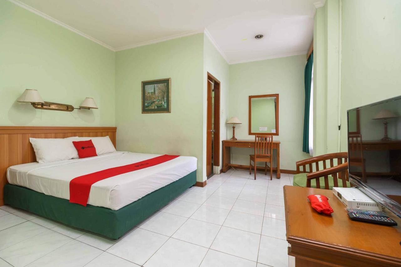 Reddoorz Plus Near Kemang Raya Jakarta Exterior foto
