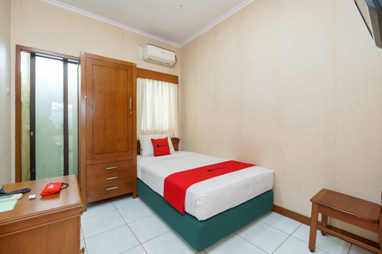 Reddoorz Plus Near Kemang Raya Jakarta Exterior foto