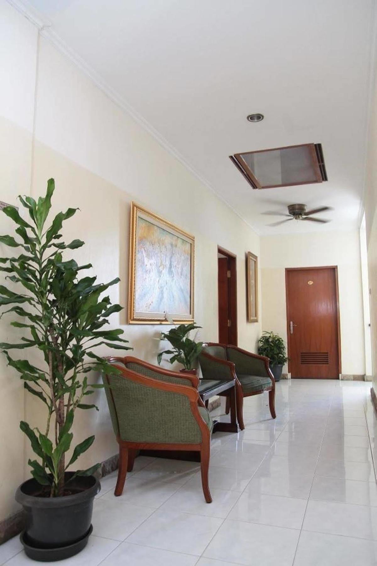 Reddoorz Plus Near Kemang Raya Jakarta Exterior foto