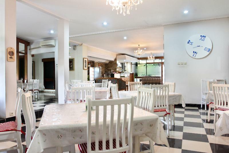 Reddoorz Plus Near Kemang Raya Jakarta Exterior foto