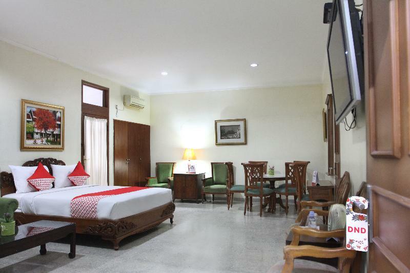 Reddoorz Plus Near Kemang Raya Jakarta Exterior foto